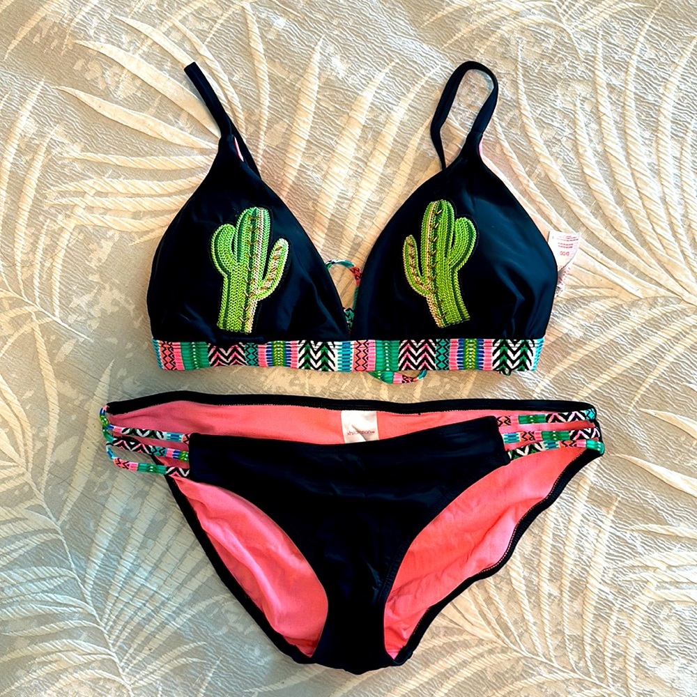 Black bikini, 🌵 cactus design, worn once